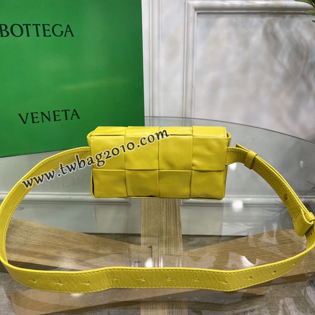 Bottega veneta高端女包 KF0023 寶緹嘉爆款黃色CASSETTE腰包 BV經典款四格腰包/胸包/斜挎包/單肩包  gxz1393